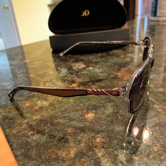 Catherine Deneuve CD-621 Sunglasses - Picture 2 of 4